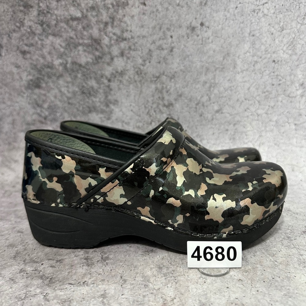 Dansko XP 2.0 Clogs Women 36 US 5.5-6 Multi Camo Professional Nursing Shoes